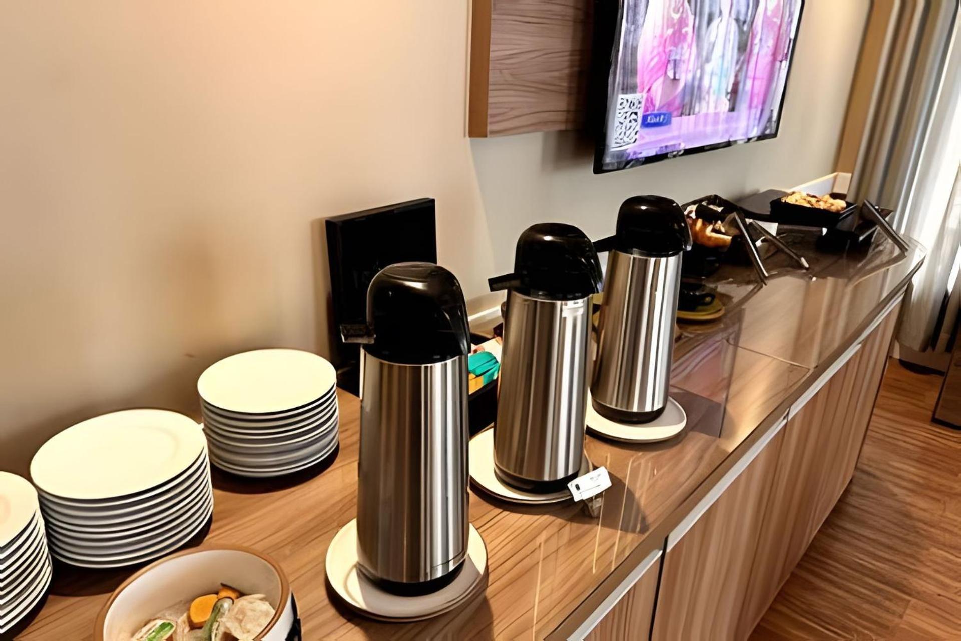 Flats Em Moema: Metro, Wifi, Ar E Manobrista Apartamento