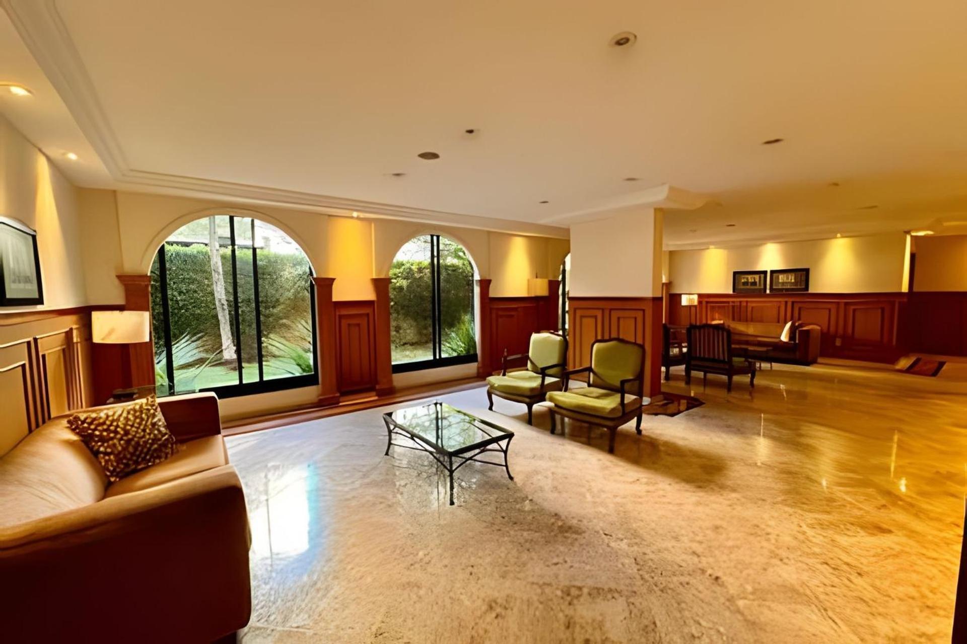 Flats Em Moema: Metro, Wifi, Ar E Manobrista Apartamento